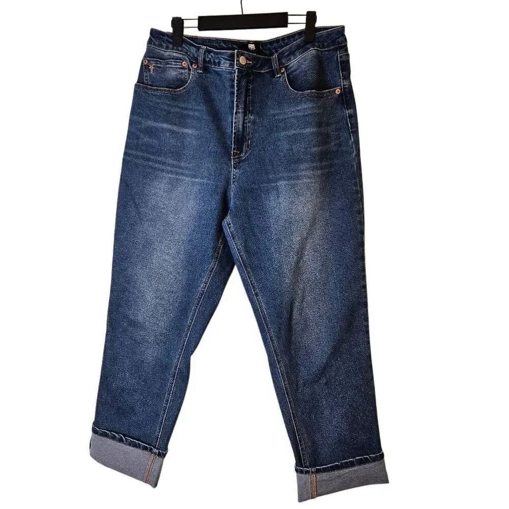 Frye cuffed high rise ankle jeans. 12. #840
